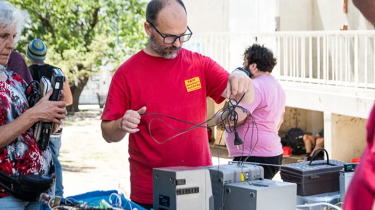 Evento Olla Popular de Hardware en la Universidad Nacional de Córdoba