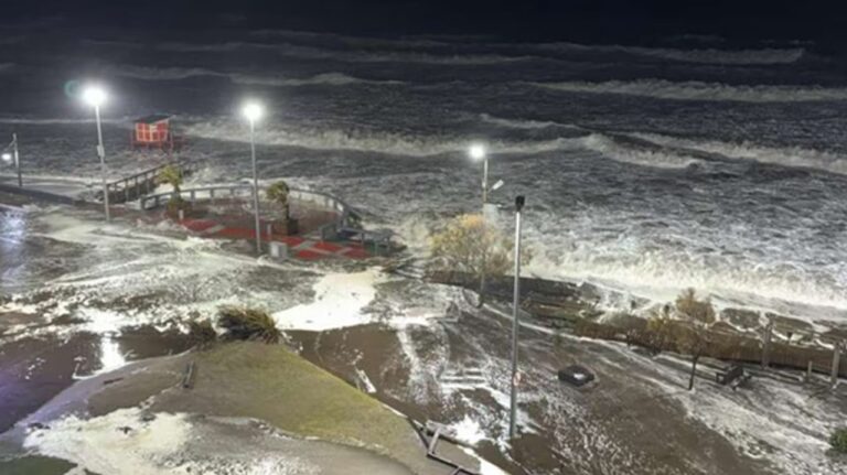 Destrozos en la costa atlántica por el ciclón extratropical con olas de siete metros