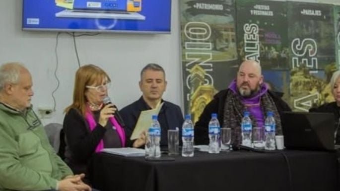 Presentación del proyecto de ordenanza de patrimonio cultural y natural en la Sala Tito Pousa de La Falda
