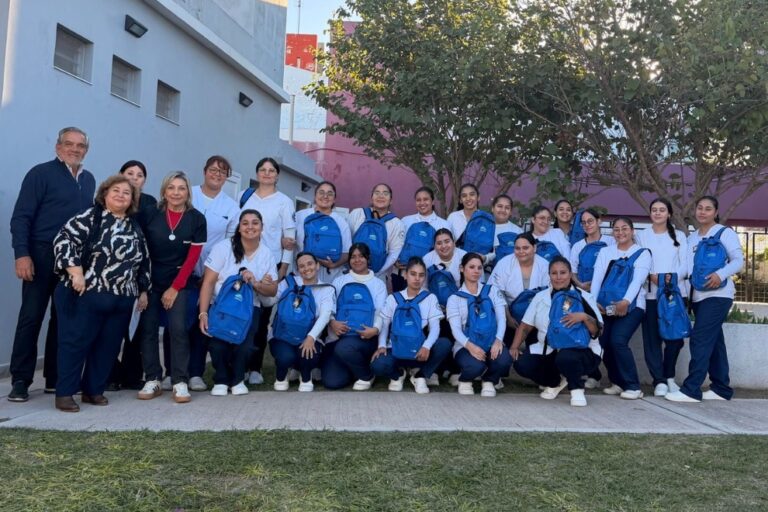 Mochilas técnicas con instrumental profesional para estudiantes de Enfermería en Córdoba