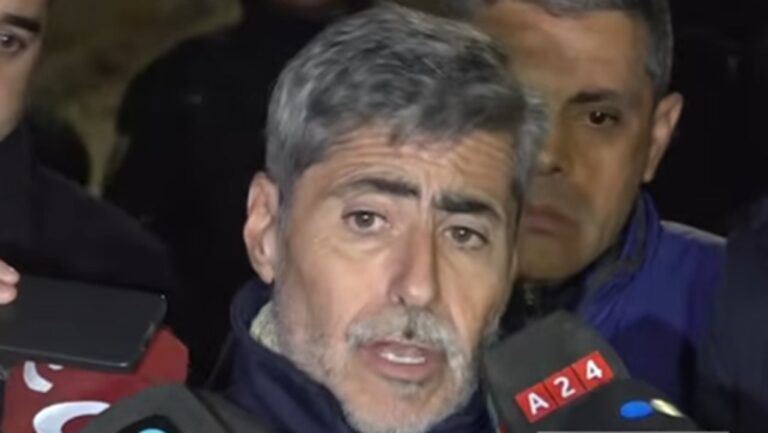 Conferencia de prensa del ministro de Seguridad Juan Pablo Quinteros en Ampliación Ferreyra