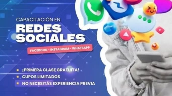 Personas participando de una capacitación en redes sociales en el Punto Digital de Valle Hermoso