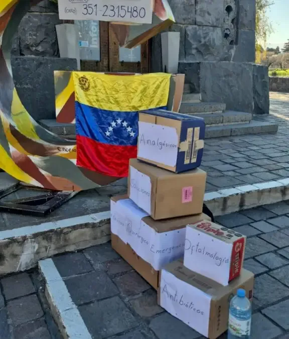 Colecta solidaria en el Reloj Público de Alta Gracia