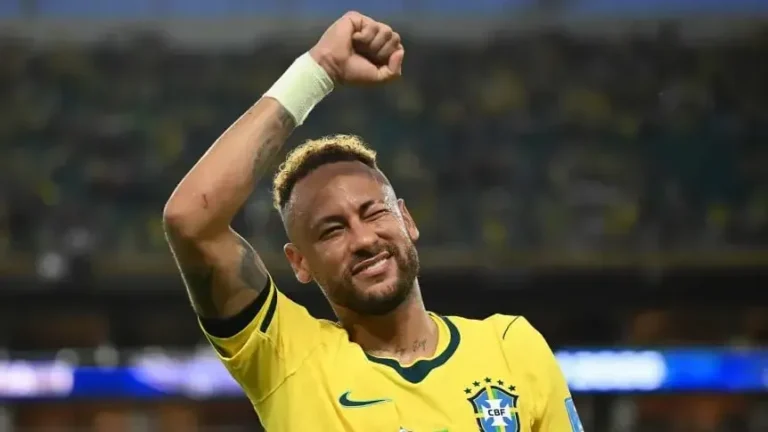 Jugadores de Brasil celebrando un gol contra Escocia en el Hard Rock Stadium