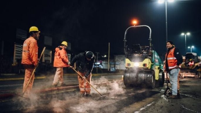 Trabajos nocturnos de bacheo en avenida Colón, Córdoba