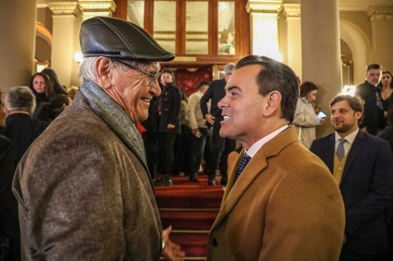 Gala sinfónica del cuarteto en el Teatro del Libertador con artistas en escenario y orquesta