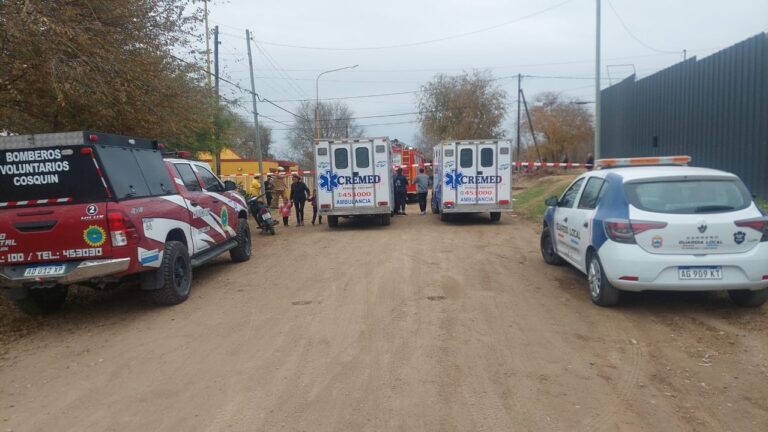 Bomberos Voluntarios de Cosquín trabajan en jardín de infantes tras derrame químico