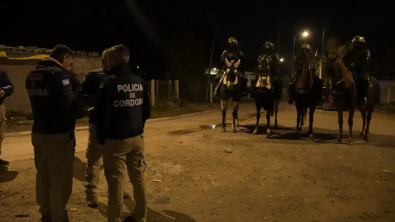 Operativo policial en la zona sur de la ciudad de Córdoba