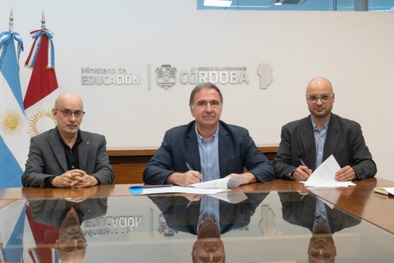 Firma de convenios entre Educación, UNC y Colegio de Arquitectos en Córdoba