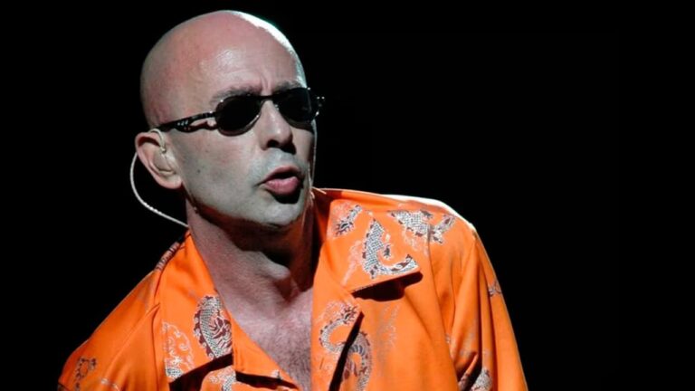 Carlos Indio Solari en un recital con los Redonditos de Ricota