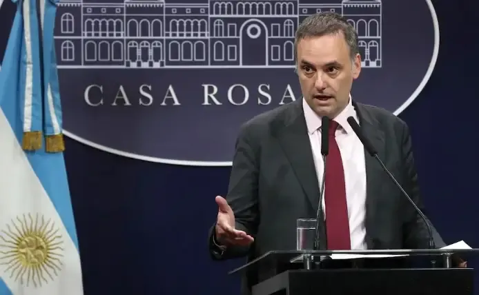Manuel Adorni en los tribunales de Comodoro Py
