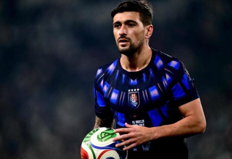 Giorgian De Arrascaeta durante un entrenamiento de la selección uruguaya