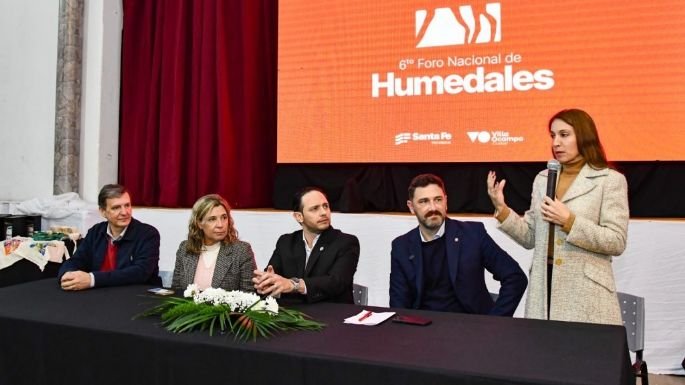 Victoria Flores expone sobre conservación de Ansenuza en el 6° Foro Nacional de Humedales
