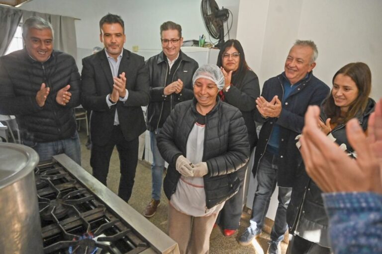 Funcionarios provinciales y municipales durante la jornada en Despeñaderos