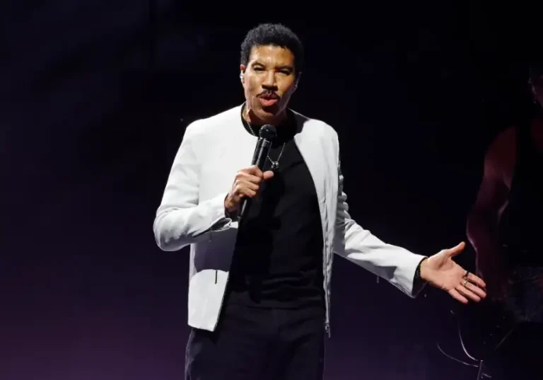 Lionel Richie en el escenario durante un concierto