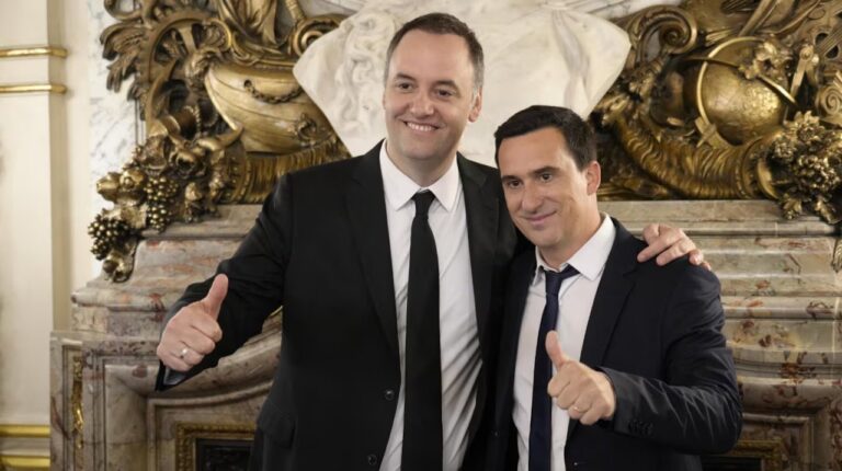 Manuel Adorni y Javier Lanari en la Casa Rosada