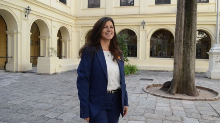 María José Alcázar, nueva directora del Colegio Nacional Monserrat