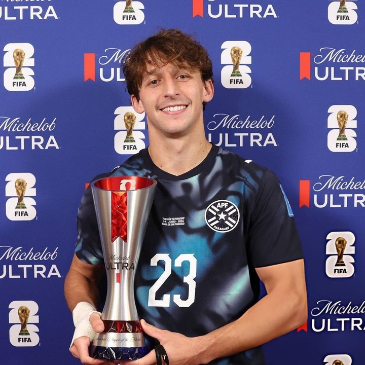 Matías Galarza Fonda celebra la clasificación de Paraguay ante Alemania en el Mundial 2026