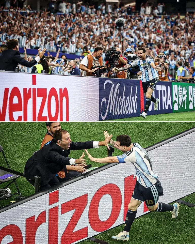 Lionel Messi abraza a un periodista de TyC Sports tras marcar un gol ante Austria