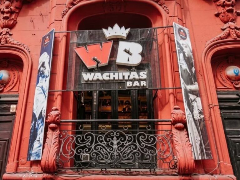 Fachada del bar Wachitas en Córdoba