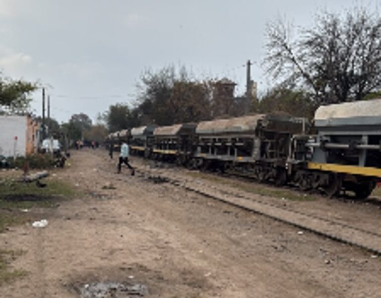 Zona del descarrilamiento de un tren de carga en Villa Los Galpones, Córdoba