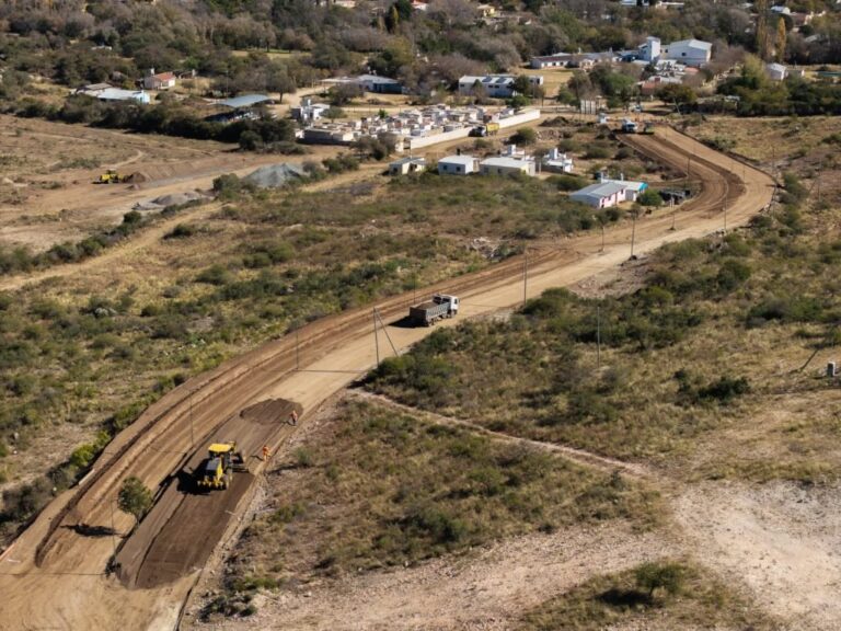 Obra de pavimentación de la Ruta Provincial S-400 en el departamento Minas, Córdoba