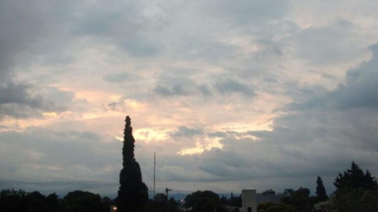 Cielo nublado sobre la ciudad de Córdoba