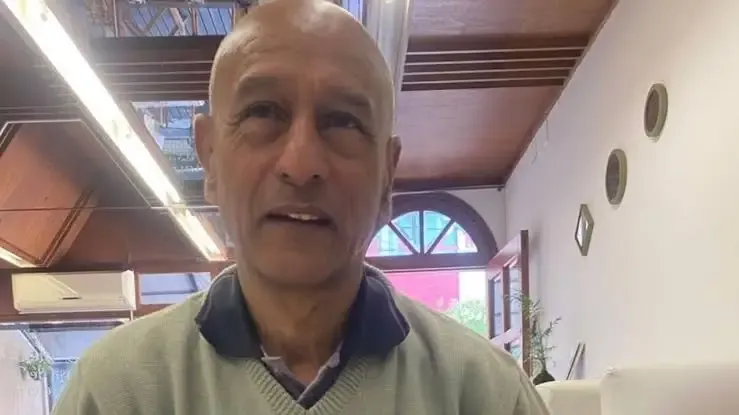 Ramón Moyano durante una charla sobre pueblos originarios