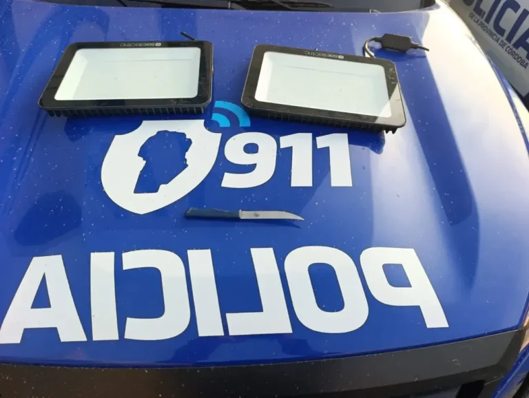 Reflectores recuperados por la policía en barrio Villa Unión
