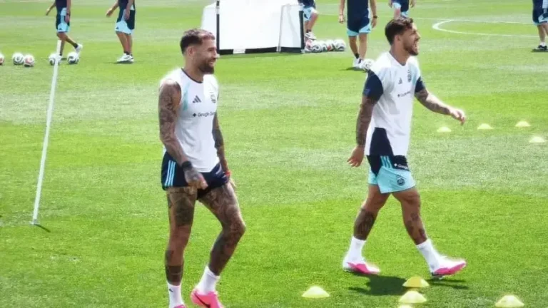 Lionel Scaloni dirige entrenamiento de la selección argentina en Kansas City