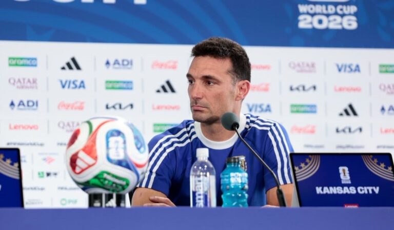 Formación titular de la Selección Argentina definida por Scaloni para el debut ante Argelia