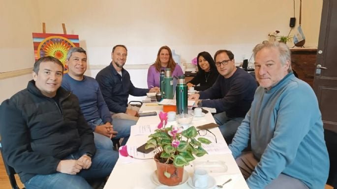 Reunión de intendentes en la asamblea fundacional del Ente Intermunicipal Sierras Norte