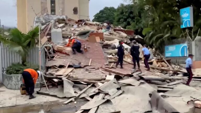 Edificios derrumbados tras terremoto en Venezuela