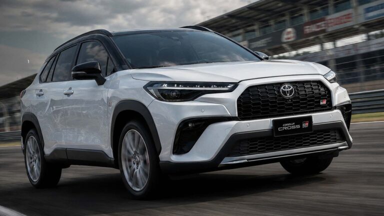 Toyota Corolla Cross 2027 vista frontal exterior