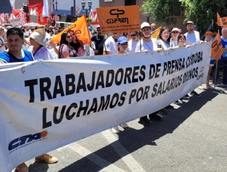 Trabajadores de prensa de Córdoba en movilización durante paro
