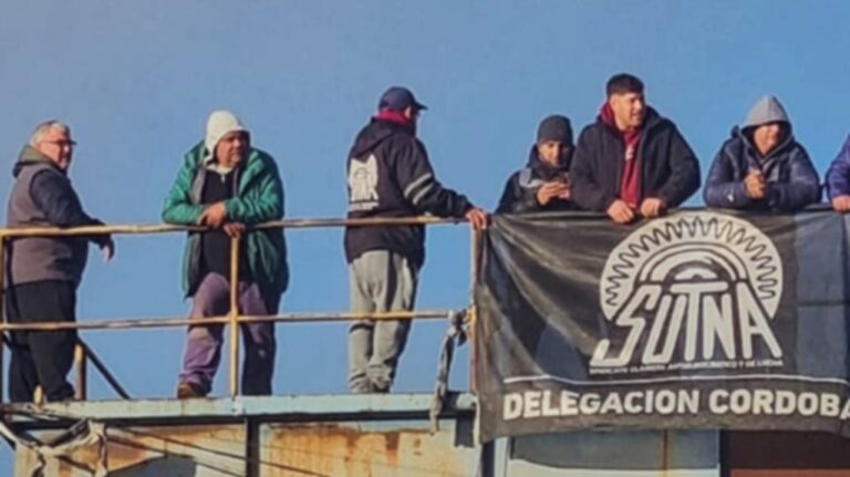 Fábrica de Neumáticos Ruiz en Córdoba tomada por trabajadores