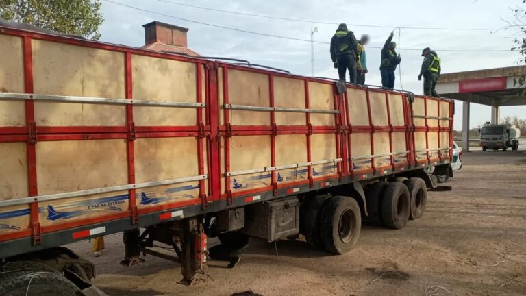 Camión abandonado en estación de servicio de Villa Nueva donde se halló éxtasis líquido