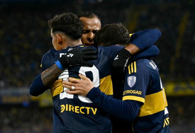 Estadio La Bombonera durante el partido Boca vs O'Higgins
