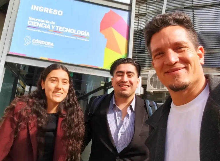 Emilio Iosa reunido con jóvenes emprendedores tecnológicos en la Secretaría de Ciencia y Tecnología de Córdoba