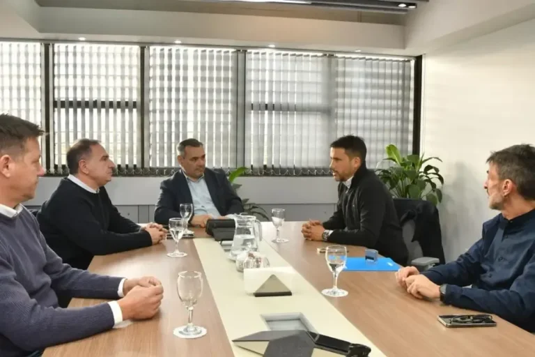 Firma de convenio entre Gobierno de Córdoba y EPEC para capacitaciones laborales