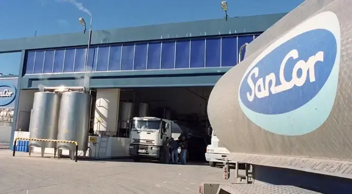 Fachada de la planta de SanCor en Rafaela