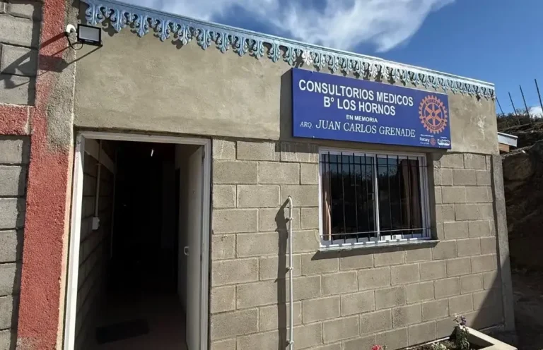 Consultorios de salud en el Barrio Los Hornos, La Falda