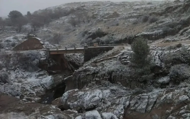 Vista de las sierras de Córdoba cubiertas de nieve