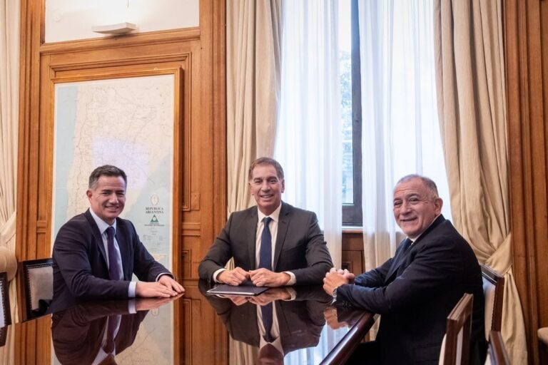Reunión entre Diego Santilli, Luis Juez y Gabriel Bornoroni