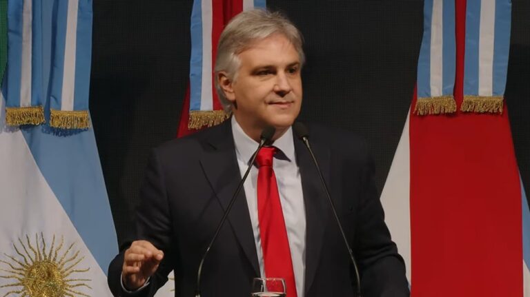 Martín Llaryora durante la XIX Junta de Gobernadores de la Región Centro en San Francisco