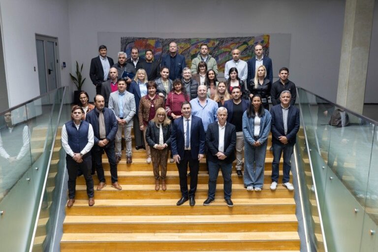 Acto de adhesión al Programa Provincial de Guardias Locales en Córdoba