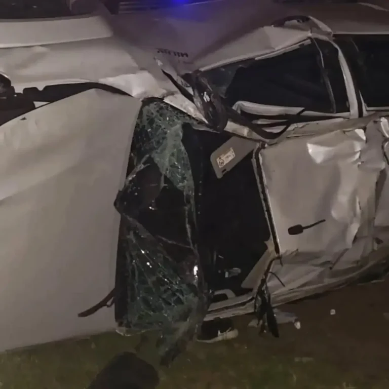 Vuelco de camión con cereal en Ruta Provincial 6, Cruz Alta