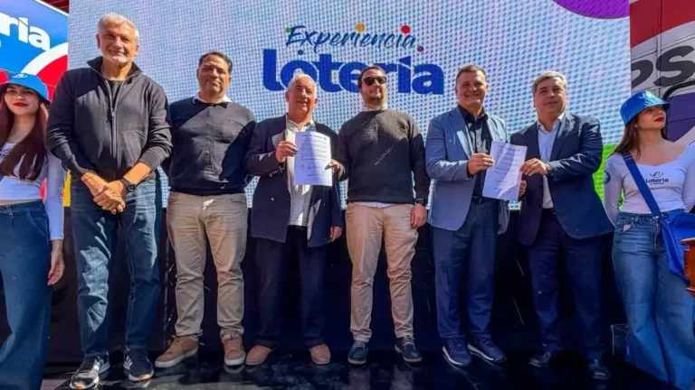 Agencia de Lotería de Córdoba con material turístico
