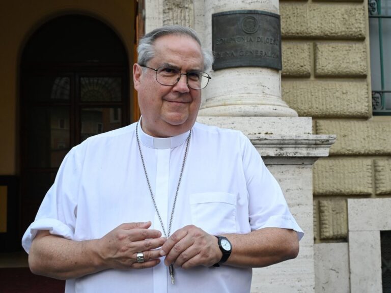 Arzobispo de Córdoba, cardenal Ángel Rossi, en conferencia de prensa