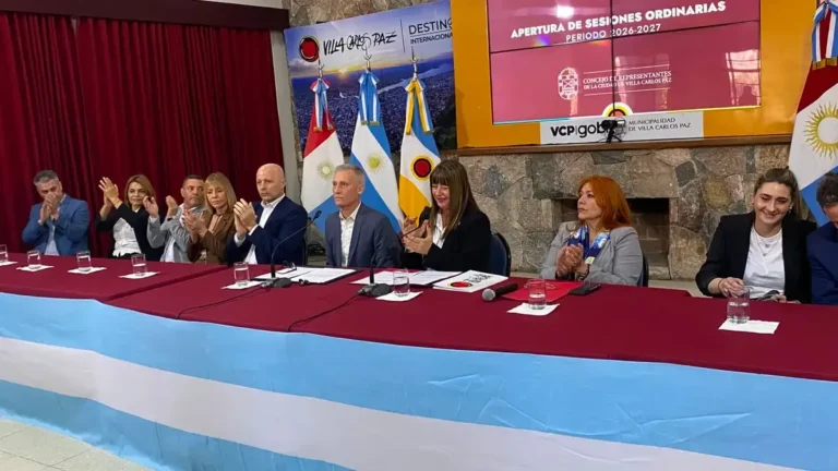 Esteban Avilés durante la apertura de sesiones del Concejo de Villa Carlos Paz